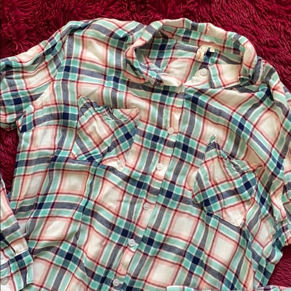 Red Camel mint, navy and red plaid button down top - Picture 3 of 12